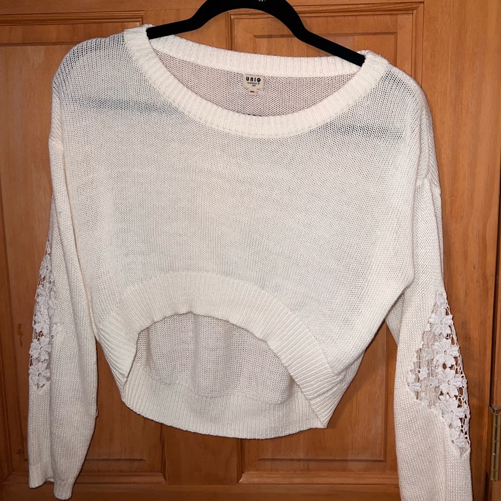 UNIQ cropped white sweater with lace detail